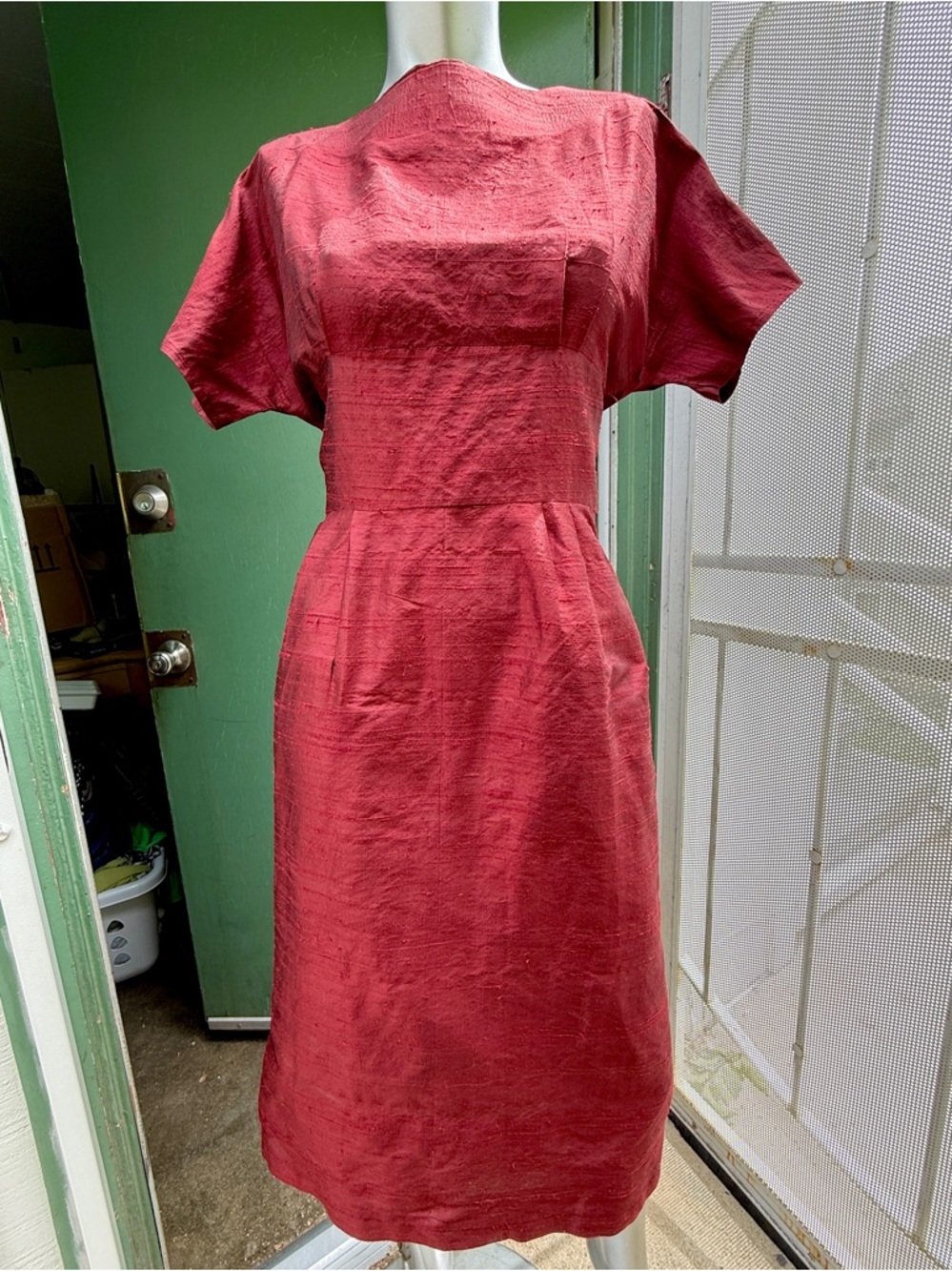 1960’s style 100% silk shantung wiggle dress cocktail W32